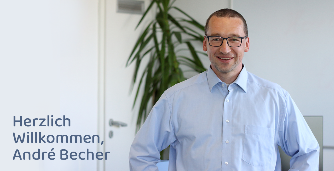 André Becher, Chief Technology Officer (CTO) bei SONAPRO, André im Hemd in einem Büro