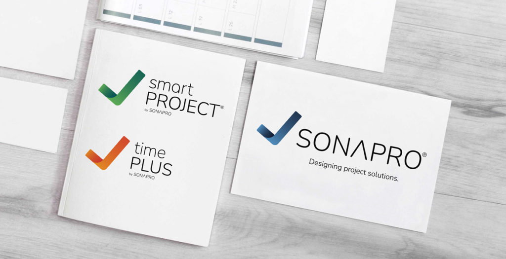 Neue Logos auf Papier gedruckt